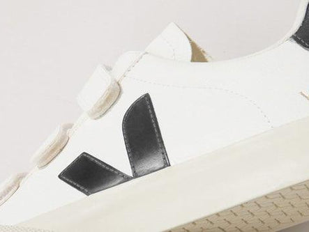 Veja Recife Logo ''White Black'' - Fields