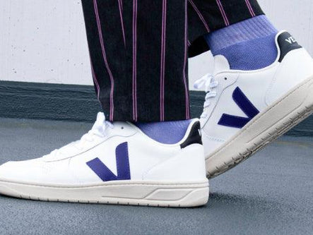 Veja V-10 Leather 